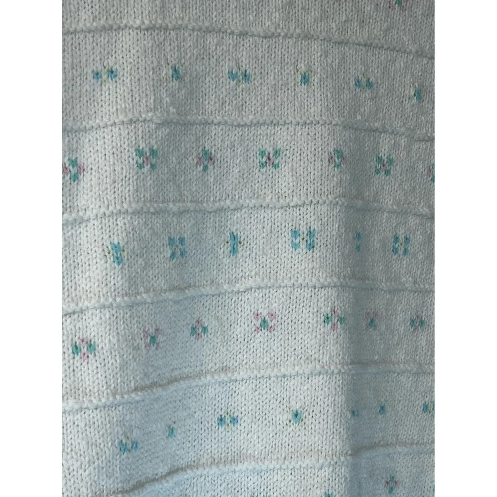 Vintage Cottage Core 1980's/1990's Sleeveless  Knit White‎ Pastel Floral Sweater